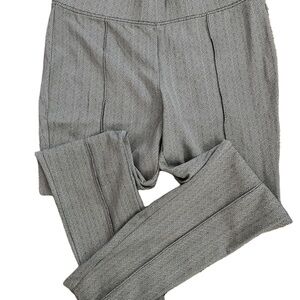 ❤️ 5 for $25❤️
Old Navy Stevie leggings